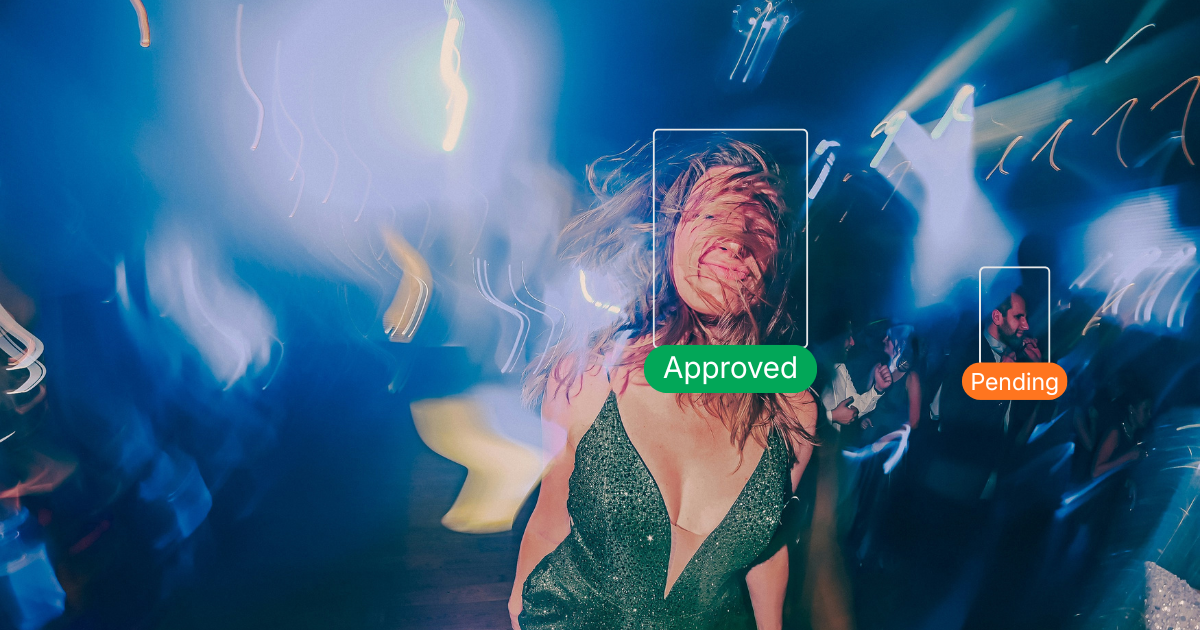 Photography at events: a sign alone is not enough